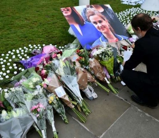 Meurtre d’une deputée britannique en campagne contre le Brexit