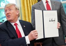 Trump signe un décret visant à mettre fin aux séparations des familles à la frontière