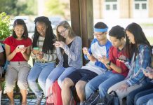 France: interdiction de téléphone portable dans les écoles