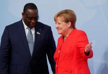 Angela Merkel entame à Dakar une mini-tournée africaine