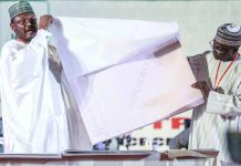 Présidentielle au Nigeria: les résultats commencent à tomber, l’opposition crie à la « manipulation »