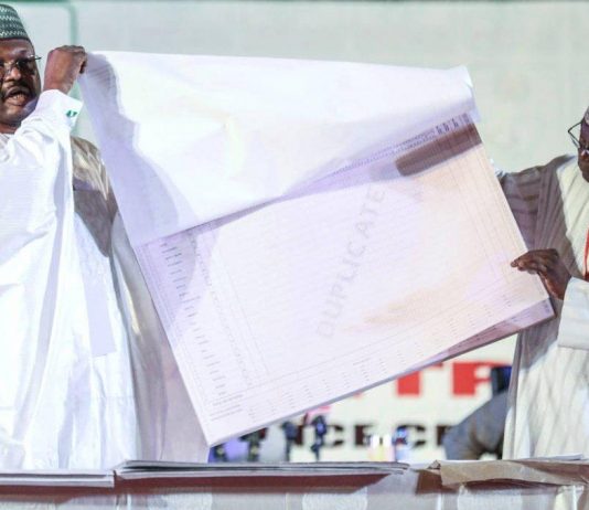 Présidentielle au Nigeria: les résultats commencent à tomber, l’opposition crie à la « manipulation »