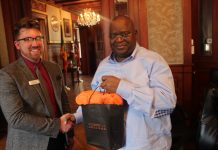 Ambassador Mombouli welcomes staff members, parents and futur students of Occidental College