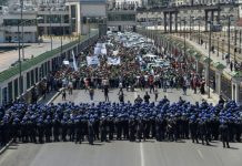 Algérie: les étudiants dans la rue contre la présidentielle et Gaïd Salah