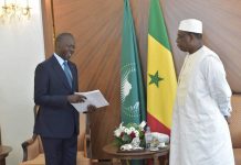 Sénégal: le poste de PM supprimé, le gouvernement reconduit