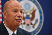 Destitution: la Maison-Blanche empêche un diplomate de témoigner au Congrès