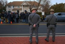 Etats-Unis: cinq blessés dans une attaque contre la résidence d’un rabbin à New York