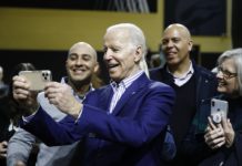 Primaires démocrates: Biden remporte la Caroline du Sud