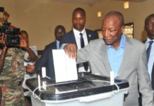 Guinée: Le pouvoir proclame un «oui» massif à sa Constitution contestée