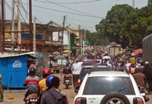 Port obligatoire des masques à Kindia: des jeunes en colère dans la rue