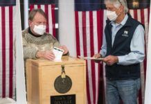 Les Américains aux urnes dans un pays sous tension