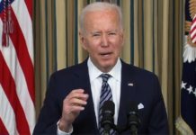 Etat-Unis: Biden met l’accent sur les vaccins et se projette en 2024