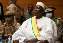 Mali: déposés par un coup d’Etat militaire, le président et le premier ministre de transition ont démissionné