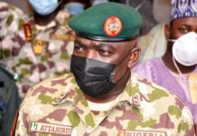 Nigeria: le chef de l’armée tué dans un accident d’avion
