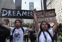 Etats-Unis: La Cour suprême ordonne le rétablissement d’une politique d’immigration qui avait été suspendue par l’administration Biden