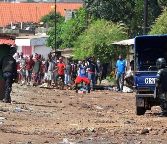Guinée: Un mort et plusieurs blessés lors d’une manifestation contre la junte à Conakry
