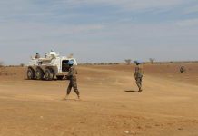 Mali: Trois Casques bleus tués par un engin explosif improvisé