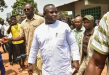 Présidentielle en Sierra Leone: Le président sortant largement en tête, selon des résultats partiels