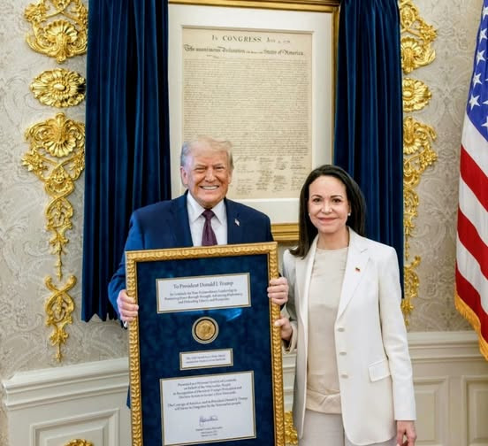 La dirigeante de l’opposition vénézuélienne a remis à Trump son prix Nobel de la paix