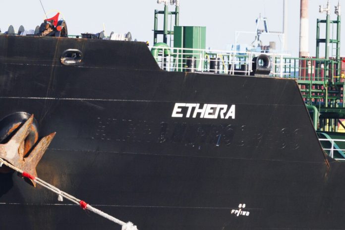 Flotte «fantôme»: un nouveau pétrolier sous pavillon guinéen saisi en Europe