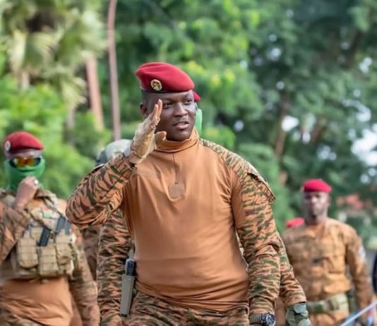 Burkina: « la démocratie, ce n’est pas pour nous «